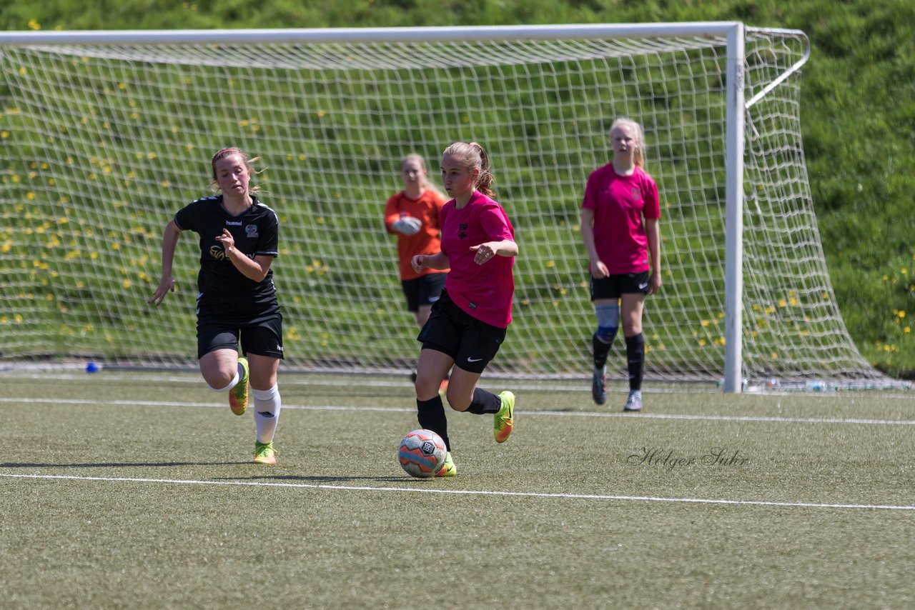 Bild 245 - B-Juniorinnen Pokalfinale SV Henstedt Ulzburg - SG Holstein Sued : 2:0